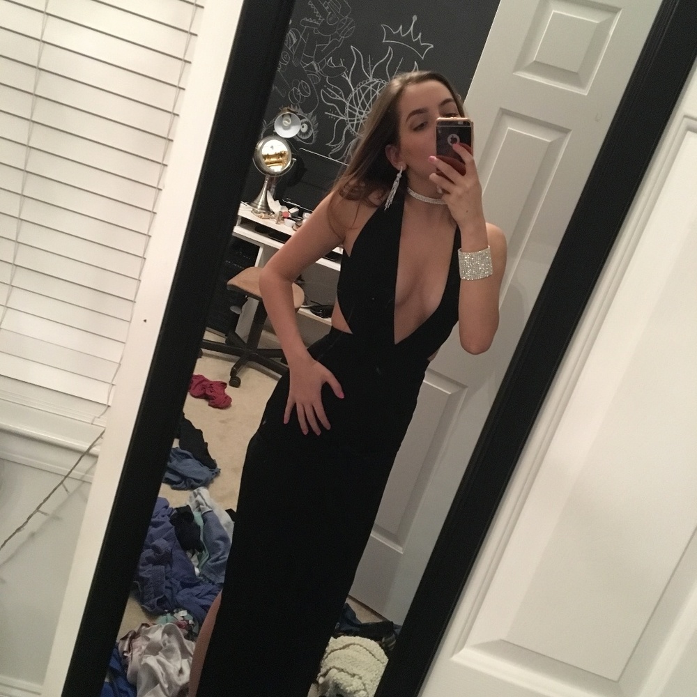 Gown/prom dress